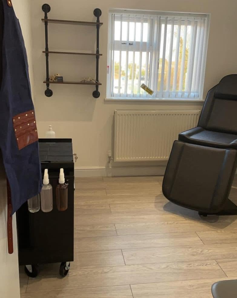 Tattoo chair